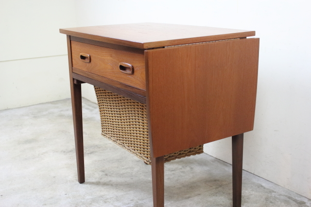 デンマーク　ヴィンテージ　ソーイングテーブル　北欧