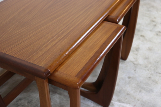 イギリス　ネストテーブル　ヴィンテージ