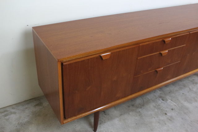 イギリス　ヴィンテージ　サイドボード