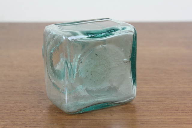 イギリス　アンティーク　インク瓶　一輪挿し　花瓶　ボトル　フラワーベース