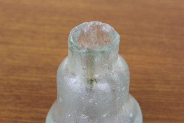 イギリス　アンティーク　インク瓶　一輪挿し　花瓶　ボトル　フラワーベース