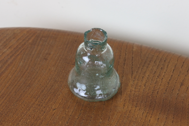 イギリス　アンティーク　インク瓶　一輪挿し　花瓶　ボトル　フラワーベース