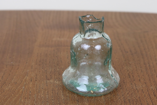 イギリス　アンティーク　インク瓶　一輪挿し　花瓶　ボトル　フラワーベース