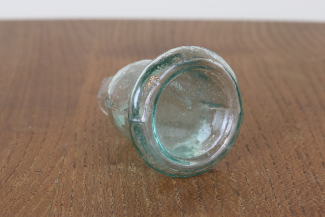 イギリス　アンティーク　インク瓶　一輪挿し　花瓶　ボトル　フラワーベース