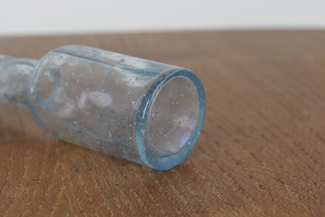 イギリス　アンティーク　インク瓶　一輪挿し　花瓶　ボトル　フラワーベース