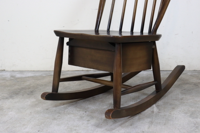 美品 ERCOL アーコール ナーシングチェア ロッキングチェア イギリス アーコール社 ercol ナーシングチェア ロッキング
