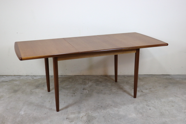 Meredew社　エクステンションダイニングテーブル　チーク　ヴィンテージ　イギリス