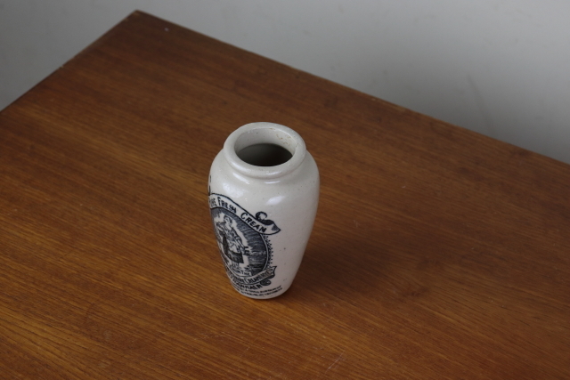 イギリス　アンティーク　WIGTOWNSHIRE　クリームポット　陶器ポット　ジャー