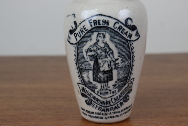 イギリス　アンティーク　WIGTOWNSHIRE　クリームポット　陶器ポット　ジャー