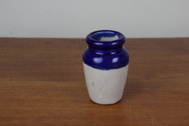 イギリス　アンティーク　バターカップ　デイリー社　クリームポット　陶器ポット　ジャー　ボトル