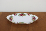 ロイヤルアルバート　オールドカントリーローズ　リーガルトレイ　オーバルプレート　セカンド品　薔薇　ROYAL ALBERT　イギリス　ヴィンテージ　に2281-3