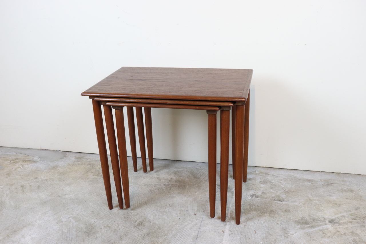 デンマーク　北欧　ヴィンテージ　ネストテーブル　チーク
