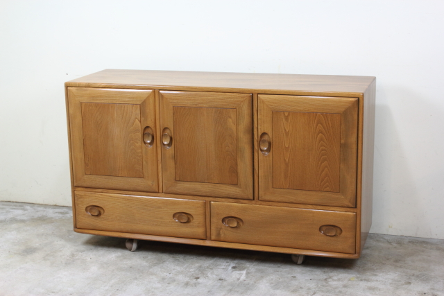 ercol　アーコール　キャビネット　キャスター付