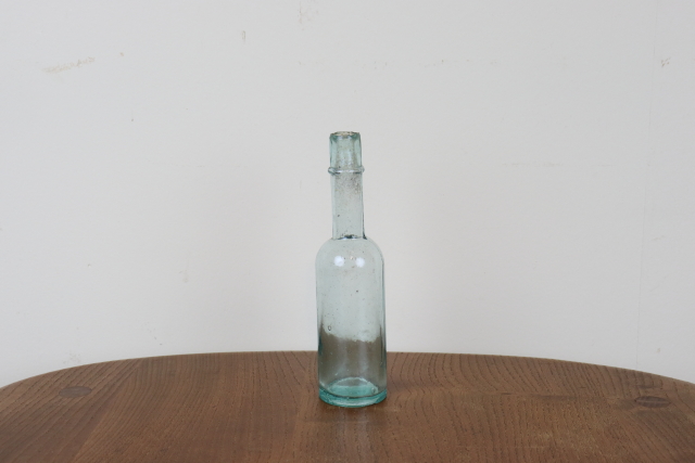 イギリス　アンティーク　ソース瓶　一輪挿し　花瓶　ボトル　フラワーベース