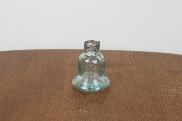 イギリス　アンティーク　インク瓶　一輪挿し　花瓶　ボトル　フラワーベース