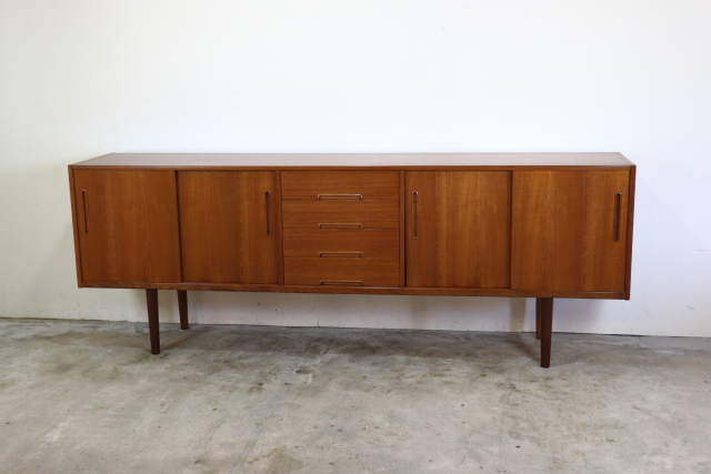 スウェーデン　Troeds　サイドボード　北欧　ヴィンテージ