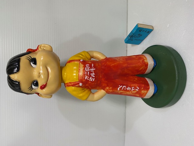 木台☆カウンター用☆店頭用☆不二家☆首ふり☆ハカマ☆ペコちゃん ソフビ人形 ２６．５ｃｍ ３００ｇ 当時物 企業物 非売品 現状【AT2352】