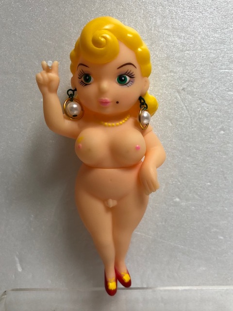 イエロー☆レディ ヌード 裸 セクシー ソフビ人形 １１．７ｃｍ IWAI 現状 詳細不明 【AT390】