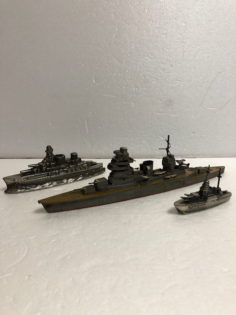 大型☆昭和１２年当時☆江崎グリコ 戦艦模型 長門 ながと 長さ ２６．０ｃｍ １００ｇ 当時物 おまけ ブリキ 現状 【AT441】