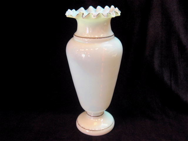 イギリス ヴィクトリアン ブリストル フラワーベース 吹きガラス Aw0113 アンティーク らしさ