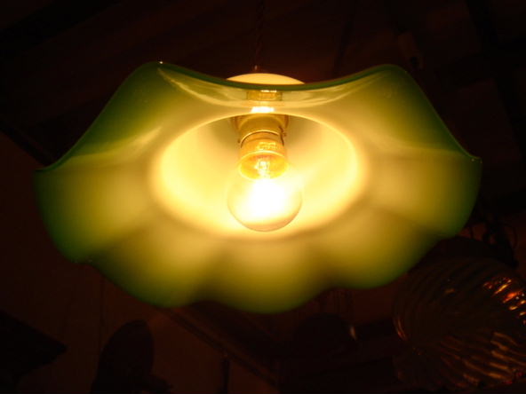 イギリス　ミルクガラス&グリーンフリルのアンティーク　ランプシェード　[AW0310]