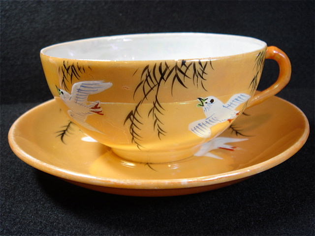 日本製　戦後輸出用　陶磁器　アンティーク　カップ&ソーサー[AW0686]