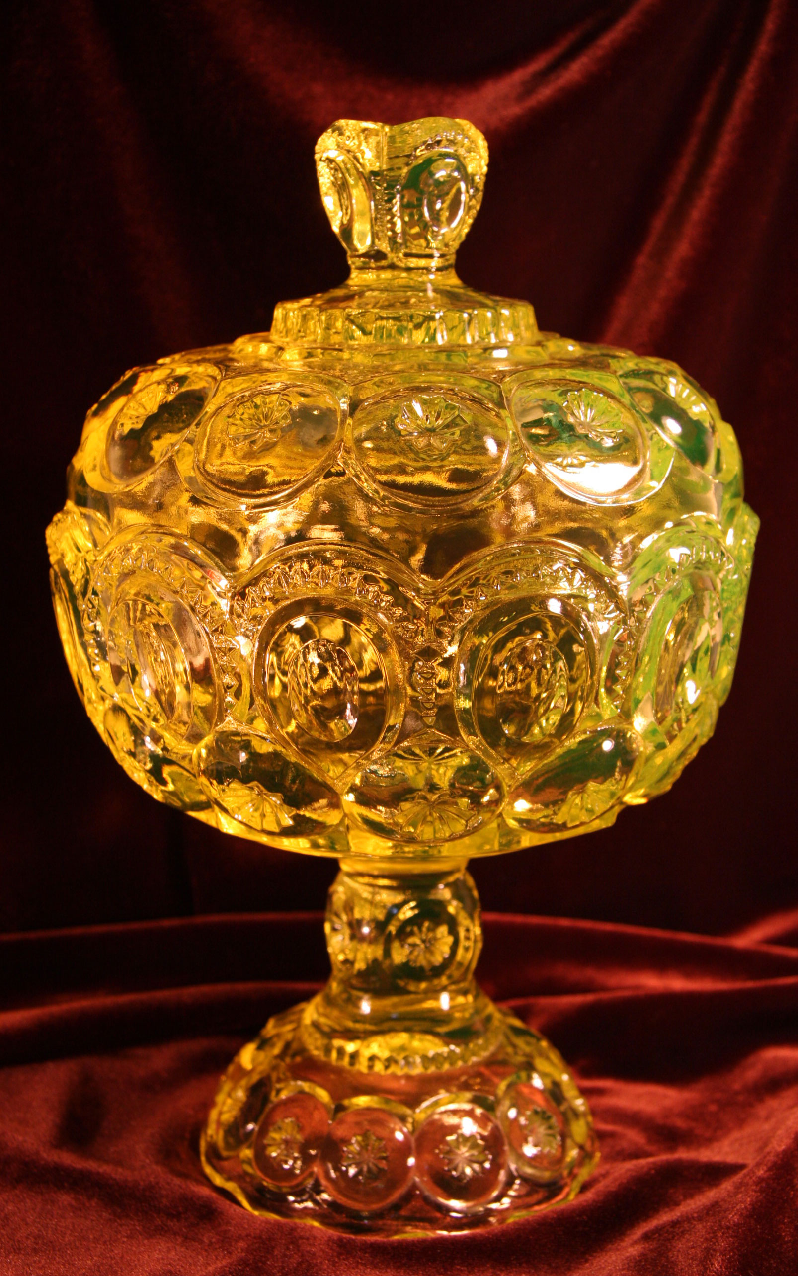 アンティーク　ウランガラス蓋付き　　[AW1024]