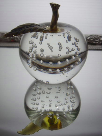 アメリカ　ヴィンテージ　アップルモチーフ　ガラス製　ペーパーウェイト　【AWG0034】