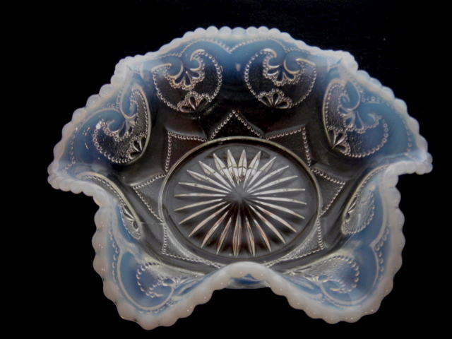 イギリス　アンティークガラス　ノースウッド社　オパールセント　　べりーボウル　【AWG0211】