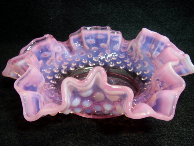 アメリカ　ヴィンテージ　フェントン社　ホブネイル　クランベリーオパールセント　フリル　ボンボンディッシュ　【AWG0215】