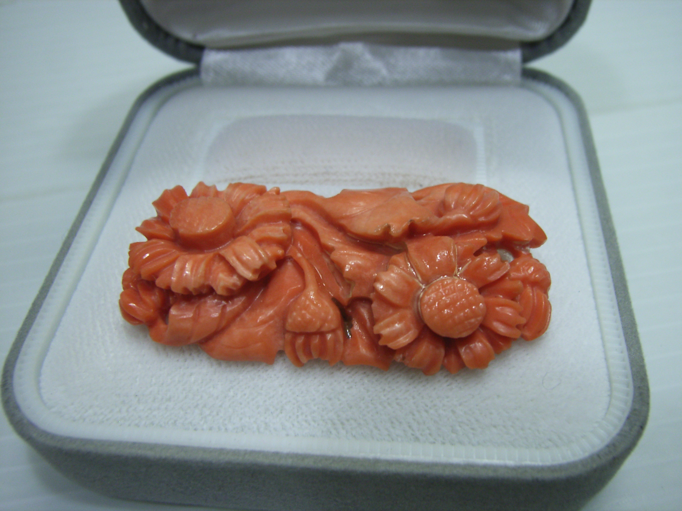 さんご 珊瑚 帯留（金具無し） 菊？花 4．5cm 8．5g 古い物