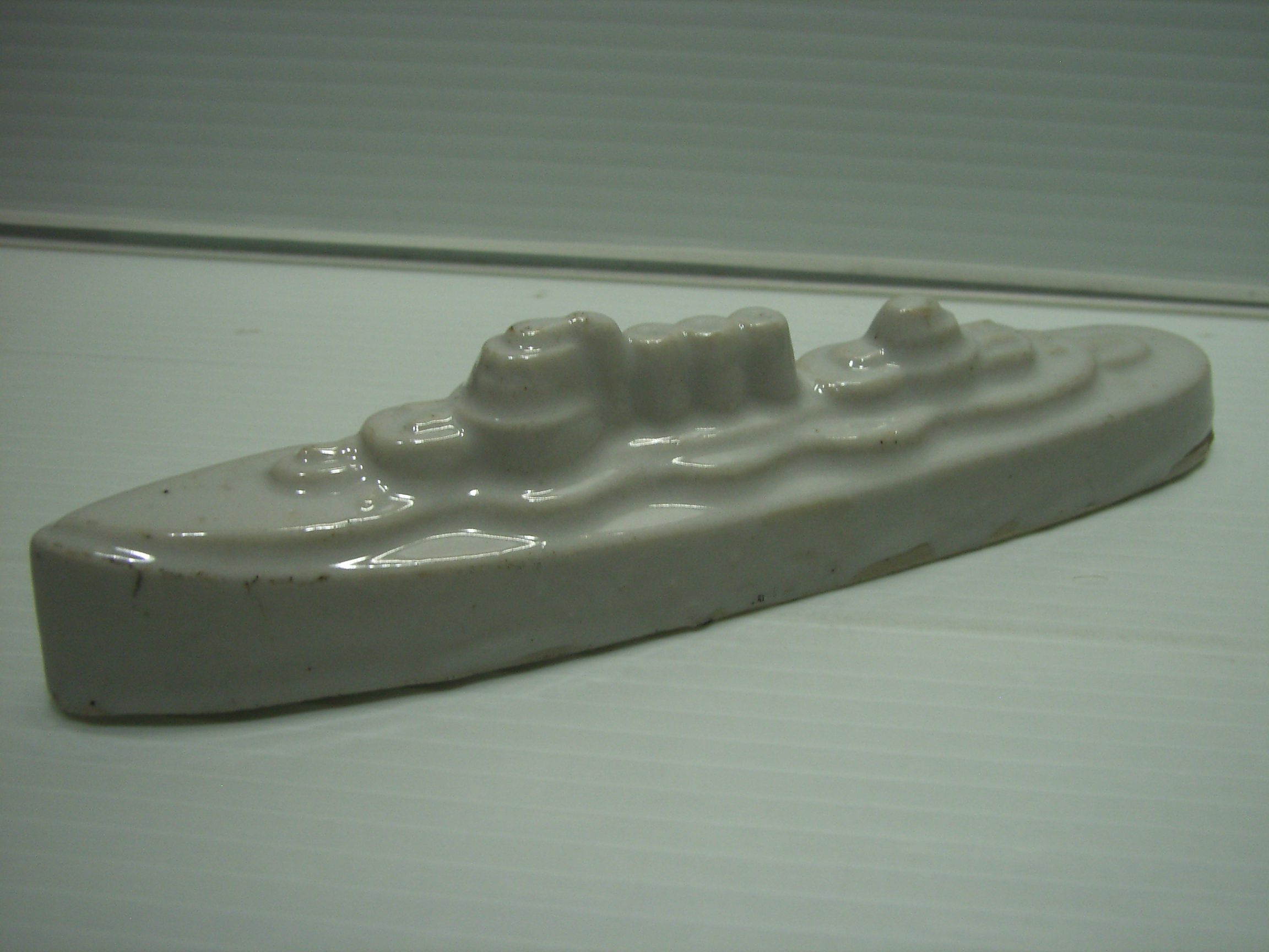 白磁 船 軍艦 文鎮 陶器製 大 17．5cm 235g ずっしり 当時物 