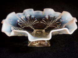 アンティーク　フレンチオパールセント シェル&ドットパターンのガラスボウル【AWG0021】