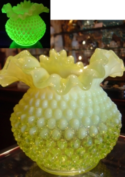 フェントン社　ホブネイル　トパーズオパールセント（ウランガラス）　５インチ　フラワーベース　【AWG0161】