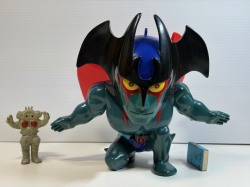 大型☆デビルマン☆ソフビ人形 H２５．０ｃｍ 幅 ３０．０ ｃｍ 版権有 2008 アニメ 現状 【RT0328】