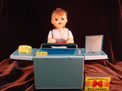 野村トーイ タイプライター 女性 ブリキ製 人形 26．1cm 当時物  