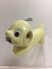 昭和レトロ☆かわいい 犬型 爪切り 白色 長さ ９．０ｃｍ 当時物 イヌ JAPAN 現状 【TO4285】