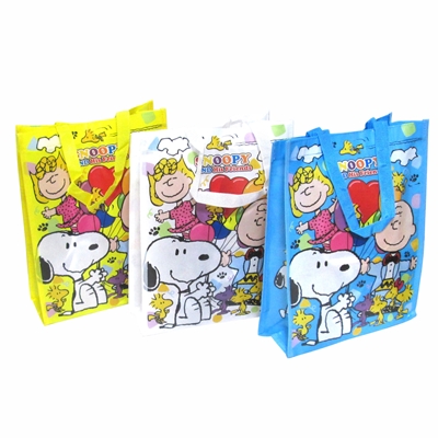 スヌーピーレッスンバック駄菓子詰め合わせ １個