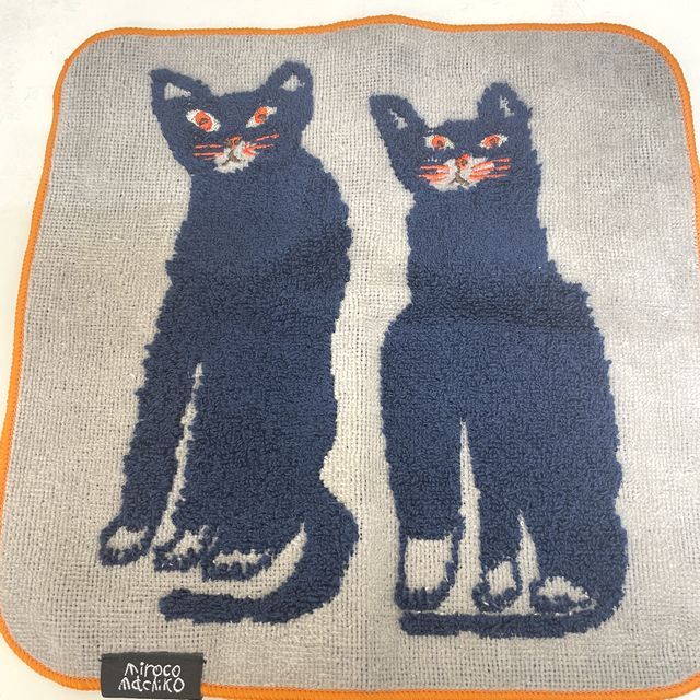 ミロコマチコのハンドタオルネコ柄のオモテ側全体画像