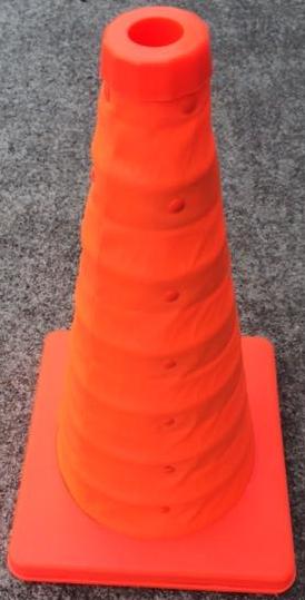 折りたたみコーン　高さ440ミリ