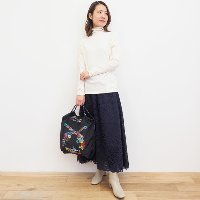 【TED BAKER】Kaelyin スタッズロゴエンボス バゲットバッグ TED BAKER】Kaelyin スタッズロゴエンボス バゲットバッグ (TED