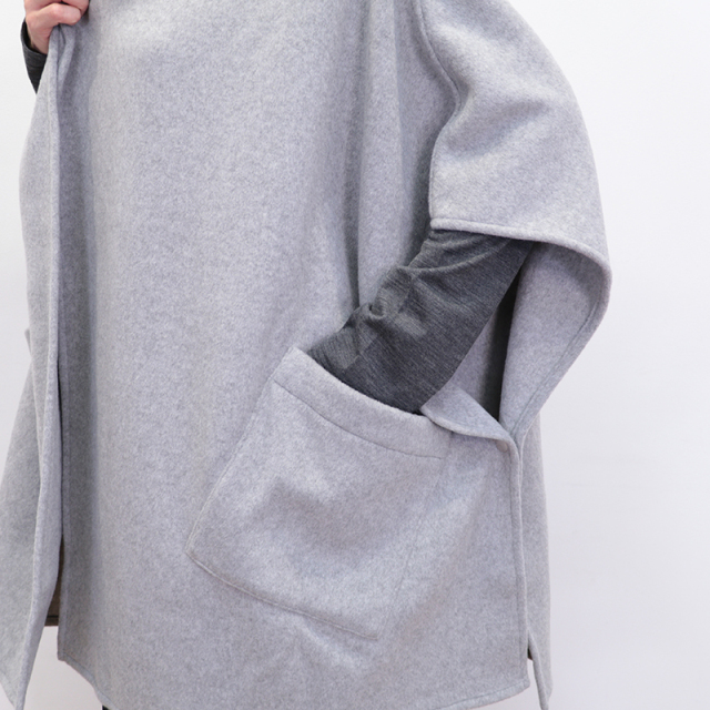 22AWコグザビッグスモーク　コート　シルバーグレー　ポンチョコート　ケープ 22AWコグザビッグスモーク コート シルバーグレー ポンチョコート