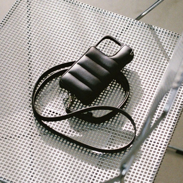 DEMIU デミュウ レザースマートフォンケース BALLON バロン アイフォン