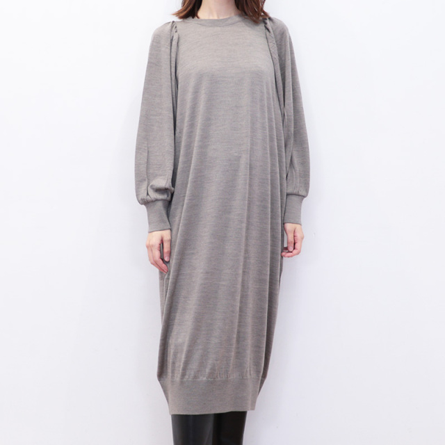 パフスリーブスウェットワンピース SHIENAS（シエナス）の「キルティングパフスリーブオーバー