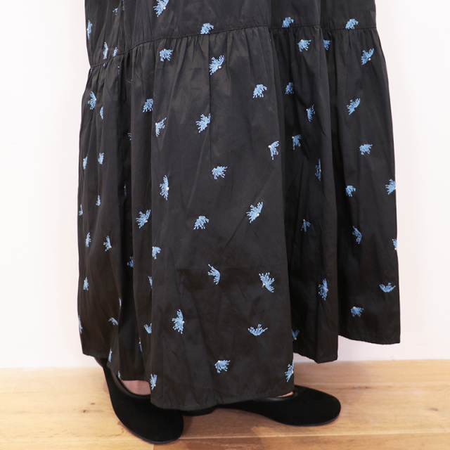 ne Quittez pas ヌキテパ 010442GN3 ポリエステルタフタ 綿毛刺繍  