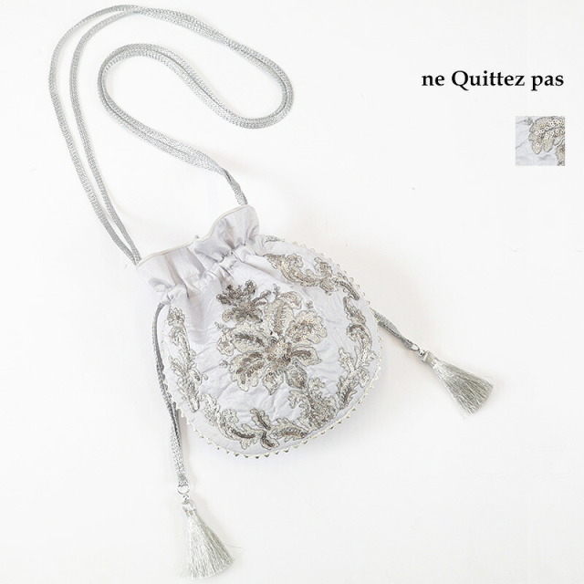 ne Quittez pas ヌキテパ 012061NM1 エンブロイダリー ドローストリングショルダーバッグ LtBLUE/ライトブルー スパンコール刺繍巾着バッグ ミニバッグ サコッシュ ポシェット メタリック Embroidery Drawstring Shoulder Bag | 26AW バッグ