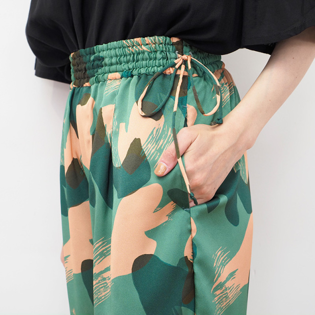 【40%OFF】TICCA ティッカ TBCS-342 サテンプリントパンツ イージーパンツ 総柄 カモフラ 迷彩 ワイドパンツ | 23SS  ボトムス 春夏