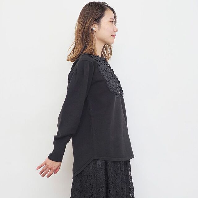 TORRAZZO DONNA トラッツォドンナ 6237-357 フラワー刺繍ビブ