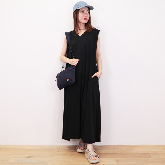 【新品未使用】TORRAZZO DONNA 2WAYネックワンピース ブラック 新品未使用】TORRAZZO DONNA 2WAYネックワンピース ブラック