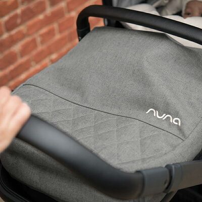 ヌナ ベビーカー フットマフ nuna_joie_ベビーカー用フットマフの紹介!! - YouTube
